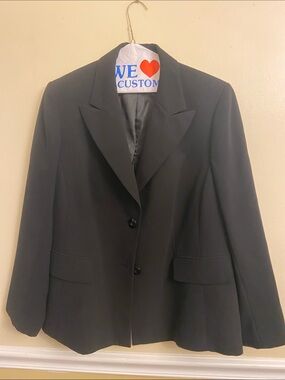 Kasper pantsuit size 14W, two button blazer, flat front pant and 26” inseam